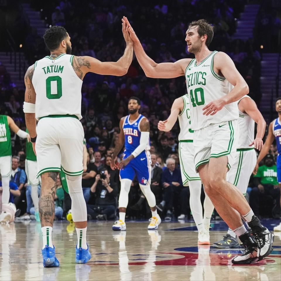 詹姆斯巅峰对决，塔图姆与90激战雄鹿分钟，败北胜负难料！